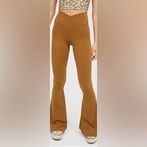 NWT Aerie Offline Real Me Crossover Flare Leggings Gold‎ Medium